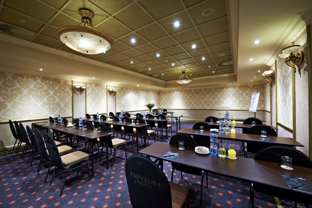 Peermont Metcourt Suites At Emperors Palace Kempton Park Kültér fotó